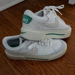 Nike White Low-Profile Sneakers with Green Trim